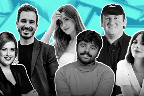 Seis escritores madrileños actuales sonríen ante la cámara, rodeados de libros azules.
