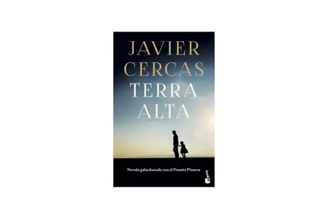 Portada del libro "Terra Alta" de Javier Cercas, con siluetas de un hombre y una niña al atardecer.