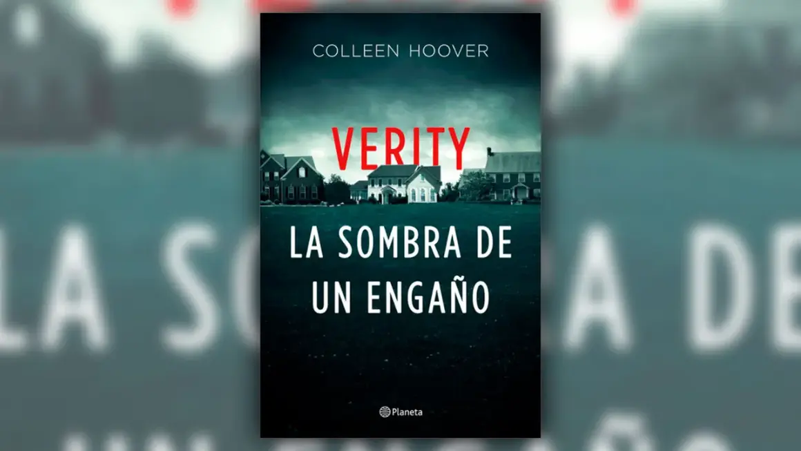 La portada del libro "Verity: La Sombra de un Engaño" de Colleen Hoover, con casas suburbanas bajo un cielo oscuro.
